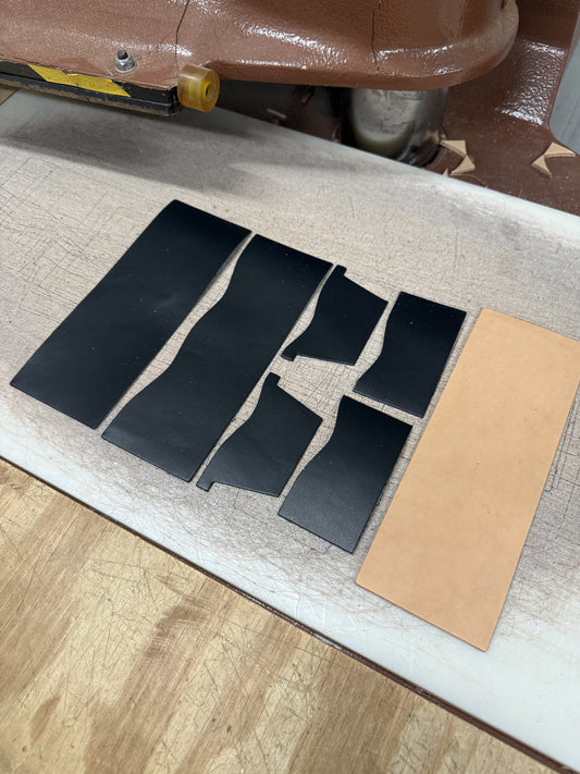 Bifold Wallet Calf Material - Black